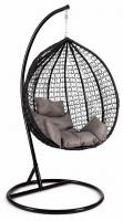 Кресло подвесное (mod. SC-001) с подушкой Металл/Искусственный ротанг, стойка:105х105х195см корзина:105х68х118см, стойка:черный,корзина:черн фото Кресло подвесное (mod. SC-001) с подушкой Металл/Искусственный ротанг, стойка:105х105х195см корзина:105х68х118см, стойка:черный,корзина:черн. Фото №1