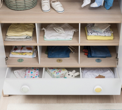 Шкаф трехдверный Cilek Montes. Фото